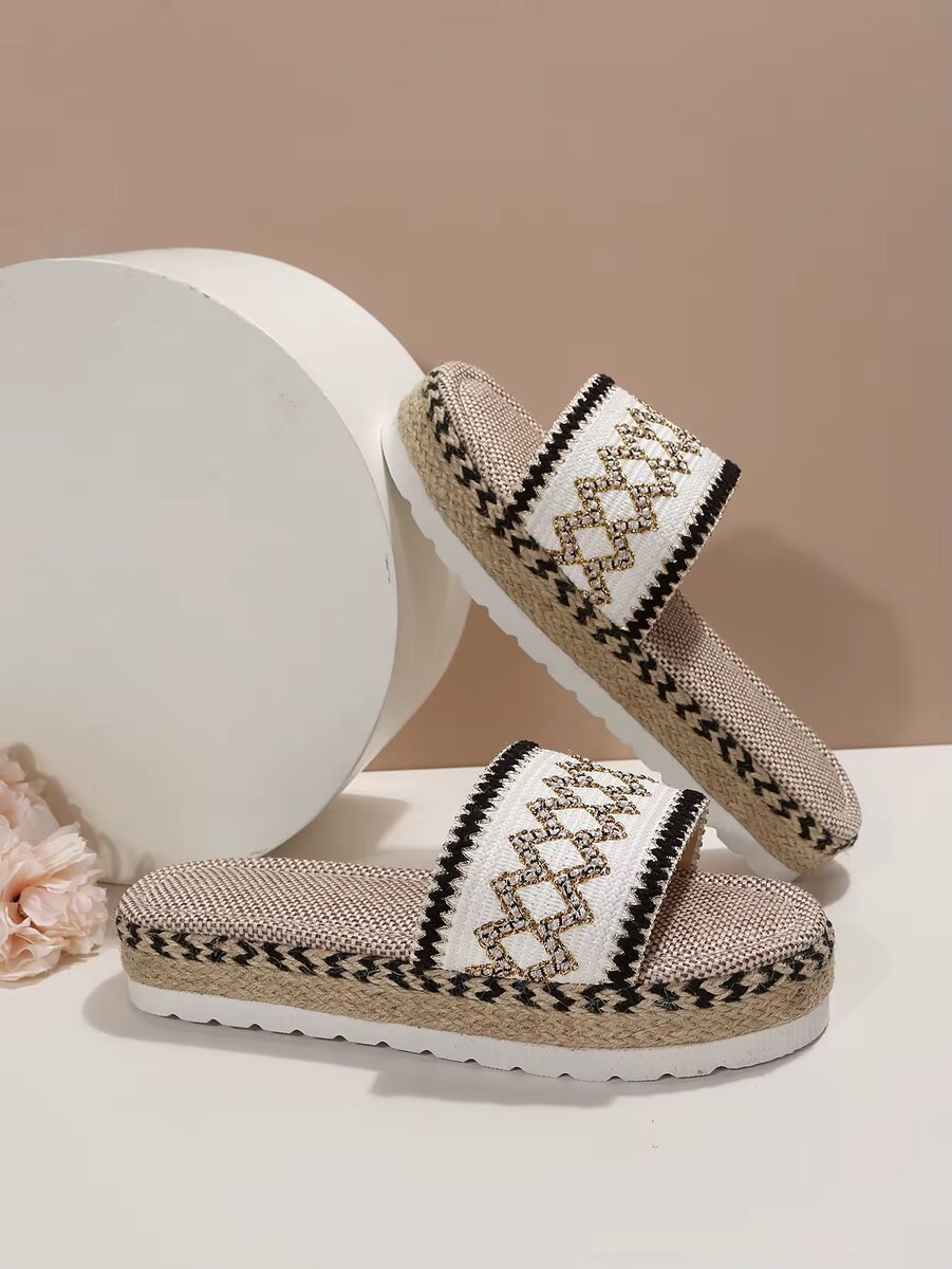 Sandales compensées bohèmes