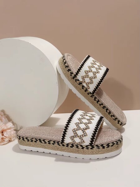 Sandales compensées bohèmes