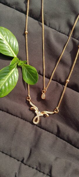 Double chain pendent
