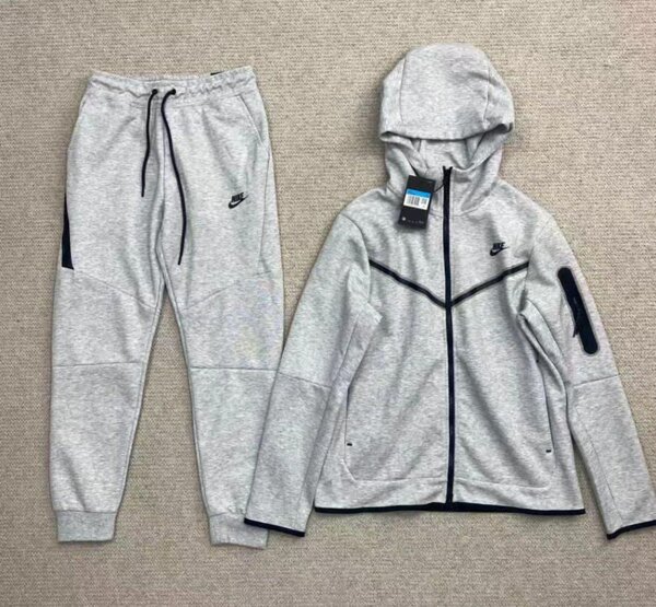Nike tech fleece original