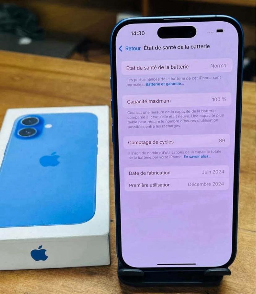 iPhone bleu 128 Go