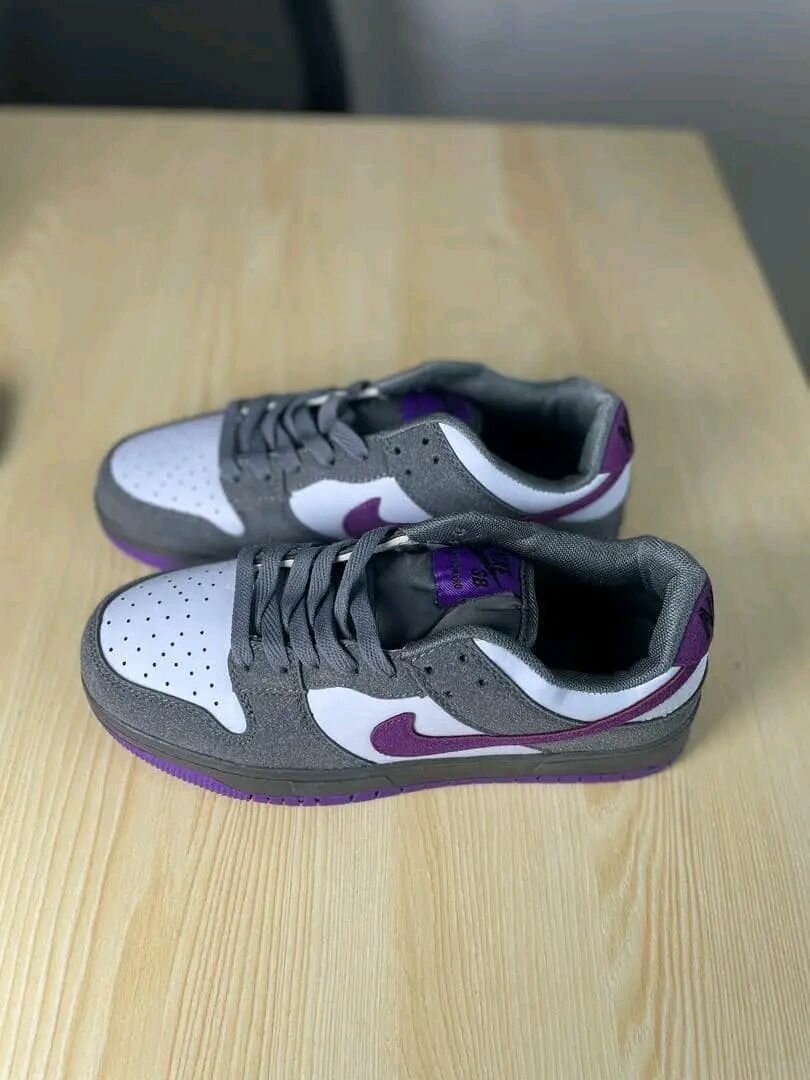 NIKE SB DUNK LOW VIOLET