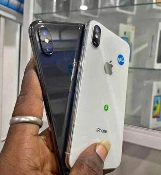 iPhone X Reconditionné - Noir & Blanc