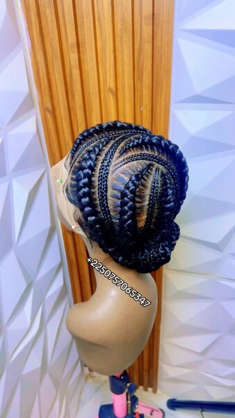 Perruque tresses maïs élégante