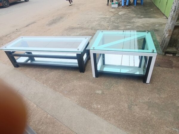 Tables basses en verre modernes