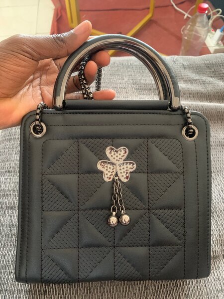 Sac à main élégant en cuir