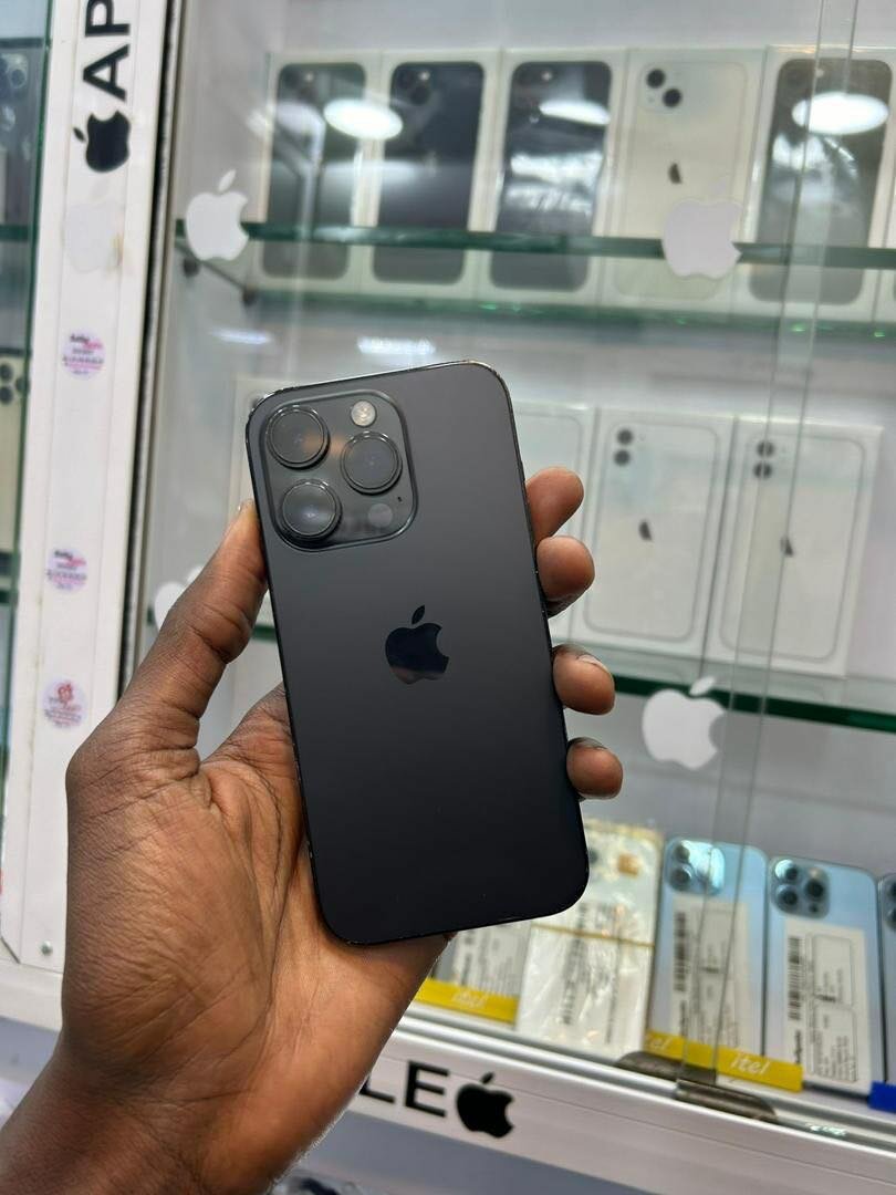 iPhone 14pro casineuf tout passe propre fissure