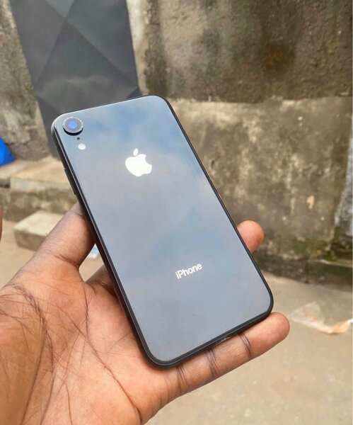 iPhone XR  Noir
