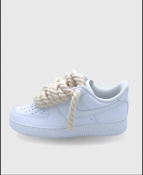 BASKET NIKE AIR FORCE 1 GROS LACET