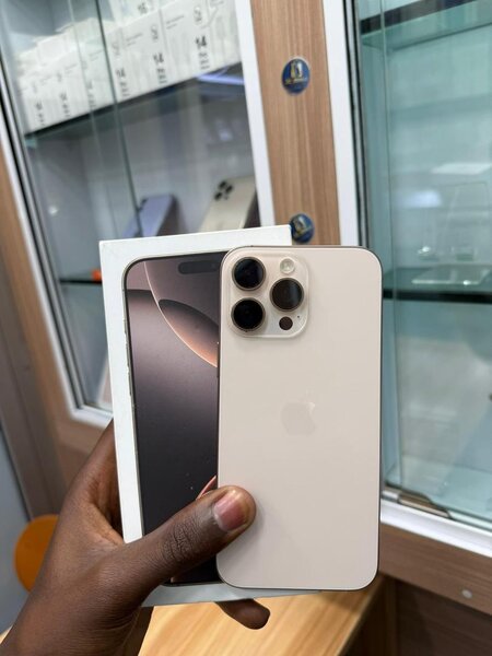 iPhone 16 pro Max 256Go