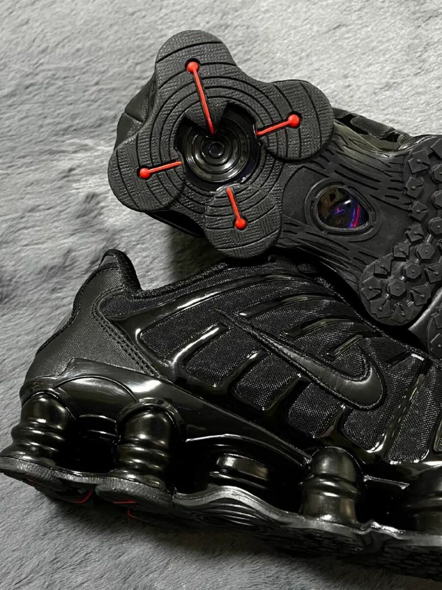 Baskets noir modernes homme