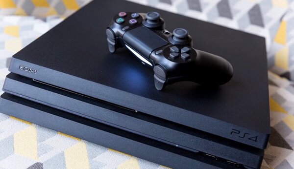 Console de jeu PS4 Pro