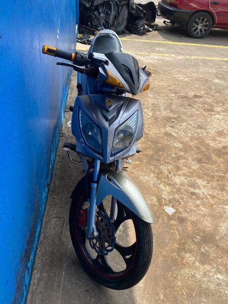 Moto KTM en bonne état