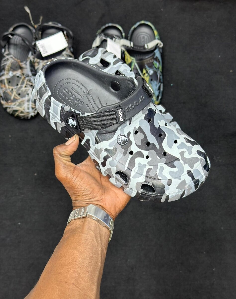 Sabots Crocs camouflage tendance