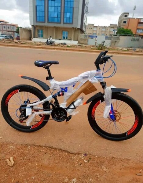 Vélo tout-terrain robuste