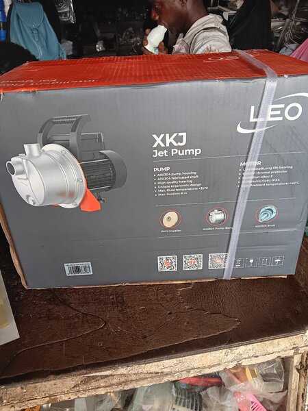 Water pumping machine