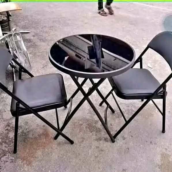 Ensemble table et chaises pliantes