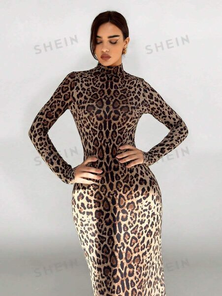 Robe moulante léopard chic