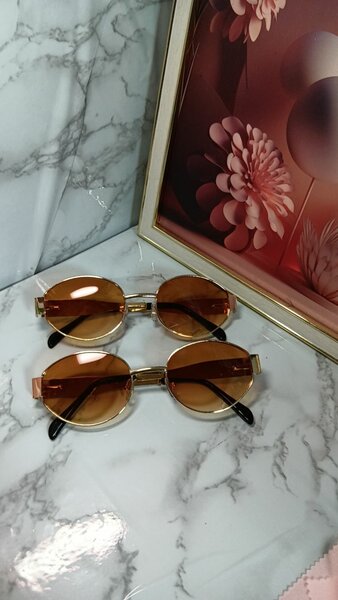 Lunettes de soleil rétro élégant