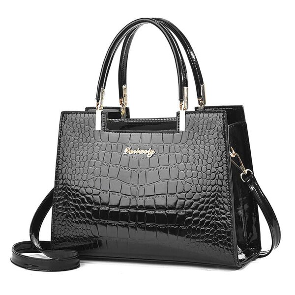 Stylish and fashionable women's bag black