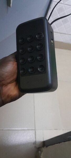 Chargeur sans fil avec ventouses