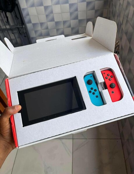 Nintendo Switch Console