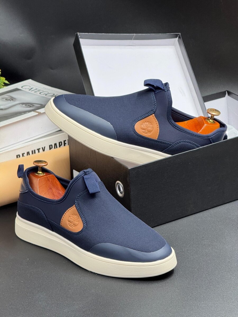 TIMBERLAND NAVY AND BEIGE