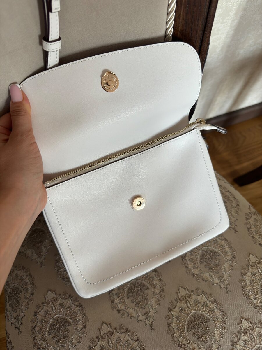 Удобная и вместительная сумочка Marella