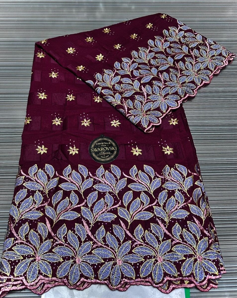 Tissu Brodé Swarovski Luxe