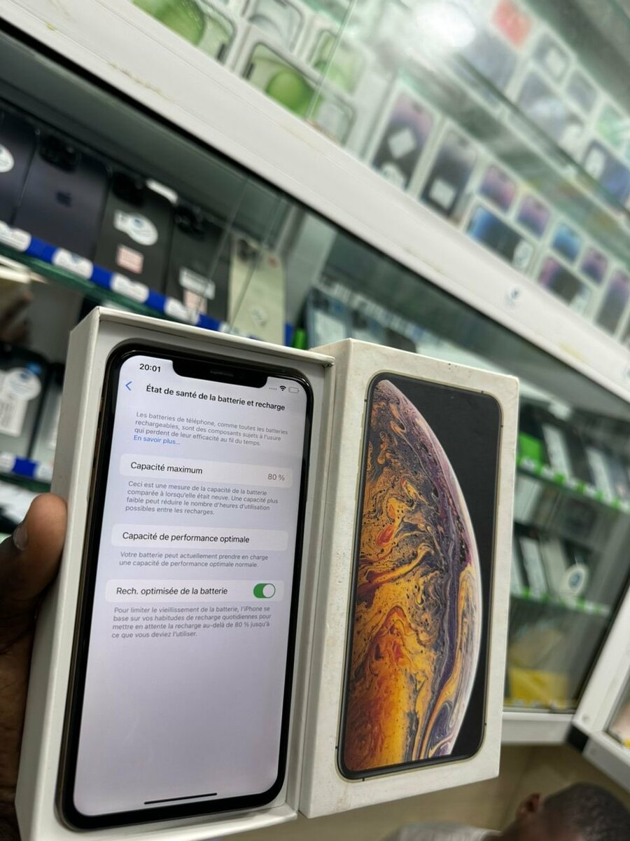 iPhone XSMAX 256giga sans Face ID  Prix 95.000 kao meme 100