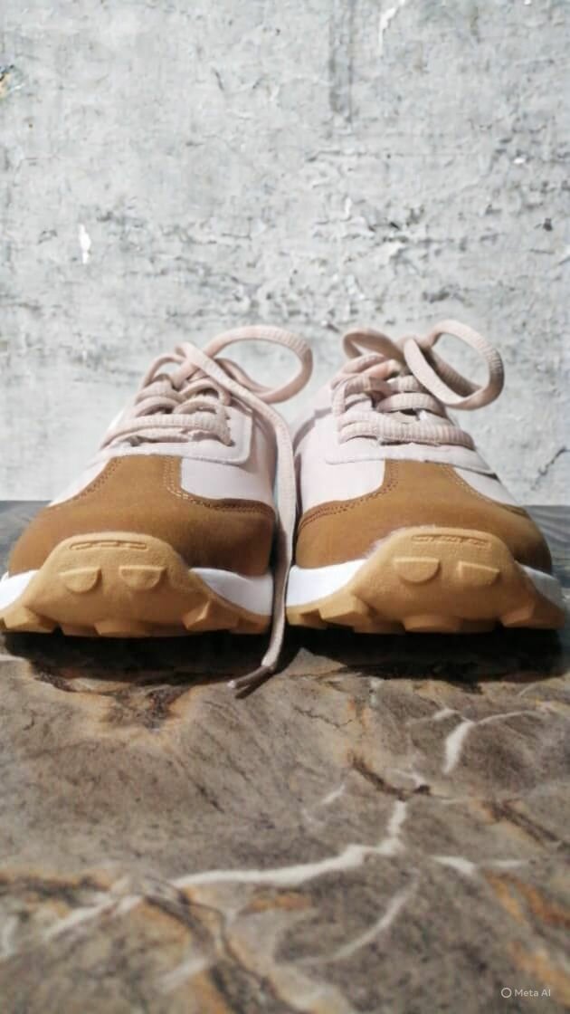 Chaussure de sport marron