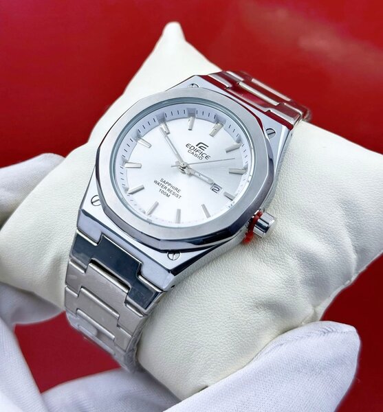 Montre Élégante en Acier Casio