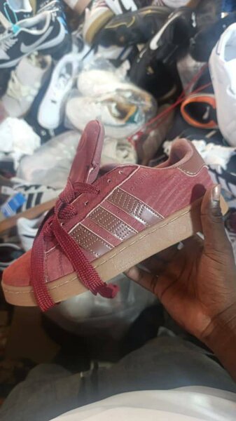 Baskets rouges élégantes