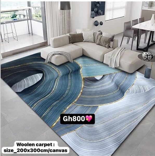 Woolen carpet with print