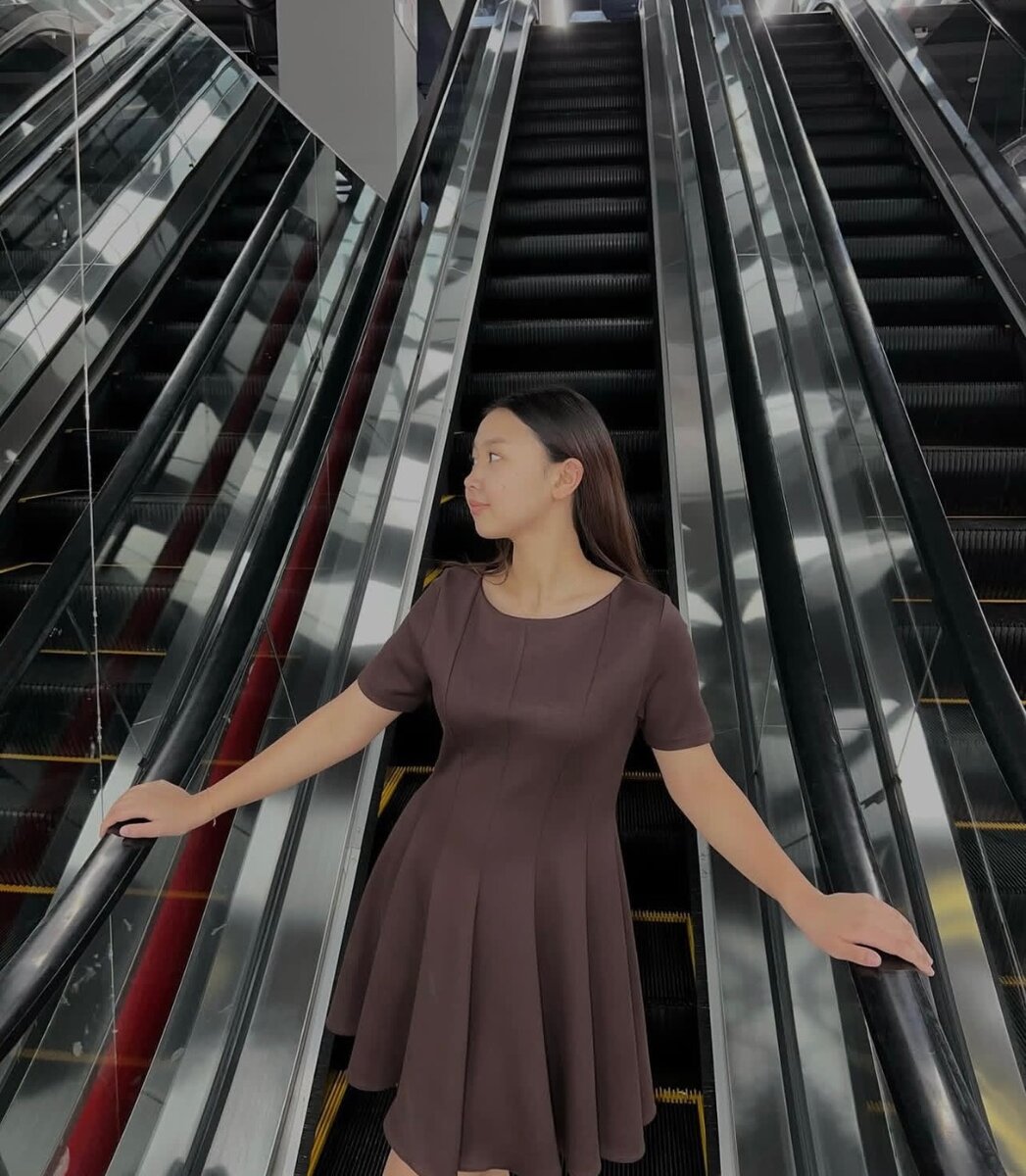 Коричневое платье