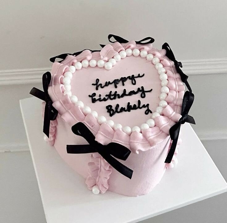 Vintage Heart ️ Theme Cake