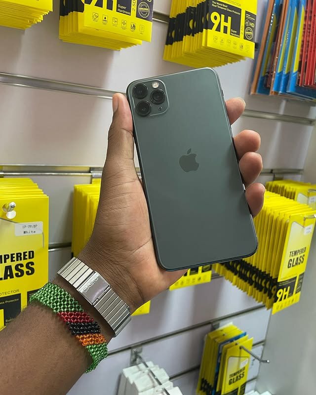 BRAND NEW IPHONE 🍏 pro 