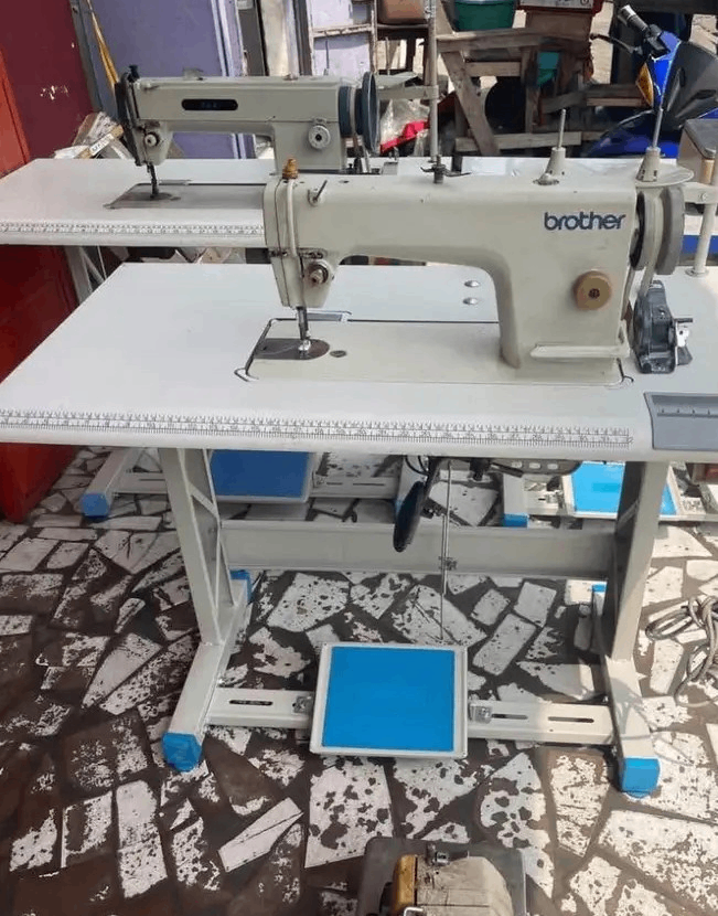 Machine à coudre industrielle Brother