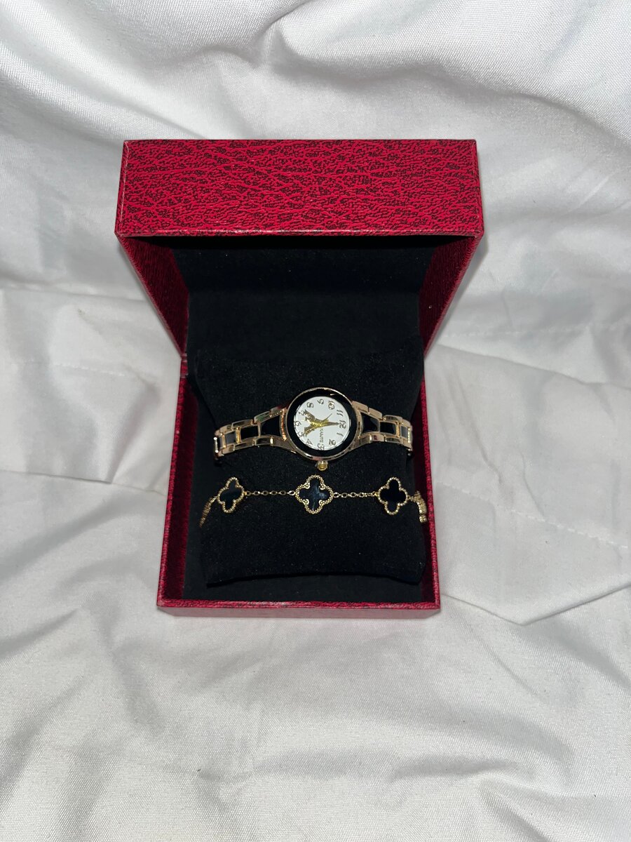 Montre élégante femme