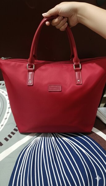 Sac cabas rouge élégant