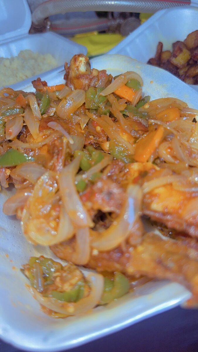 Escargots sauté, poulet sauté