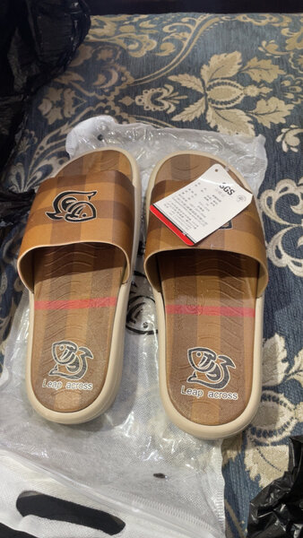 Claquettes Unisexe Élégantes