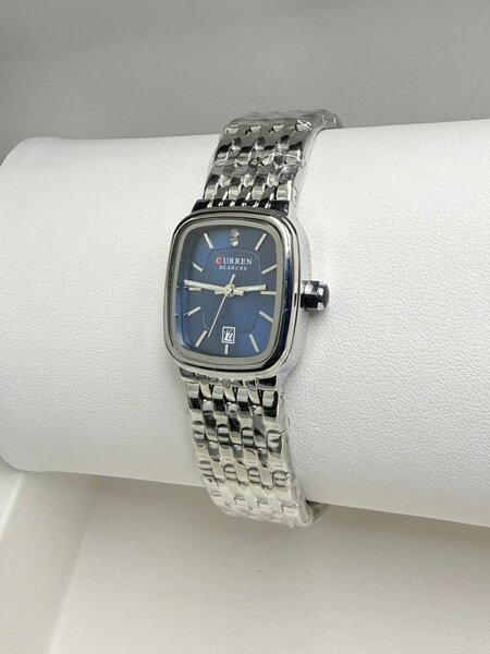 Montre en acier inoxydable élégante