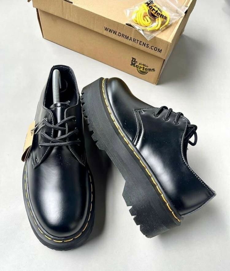 Chaussures basses noires stylées