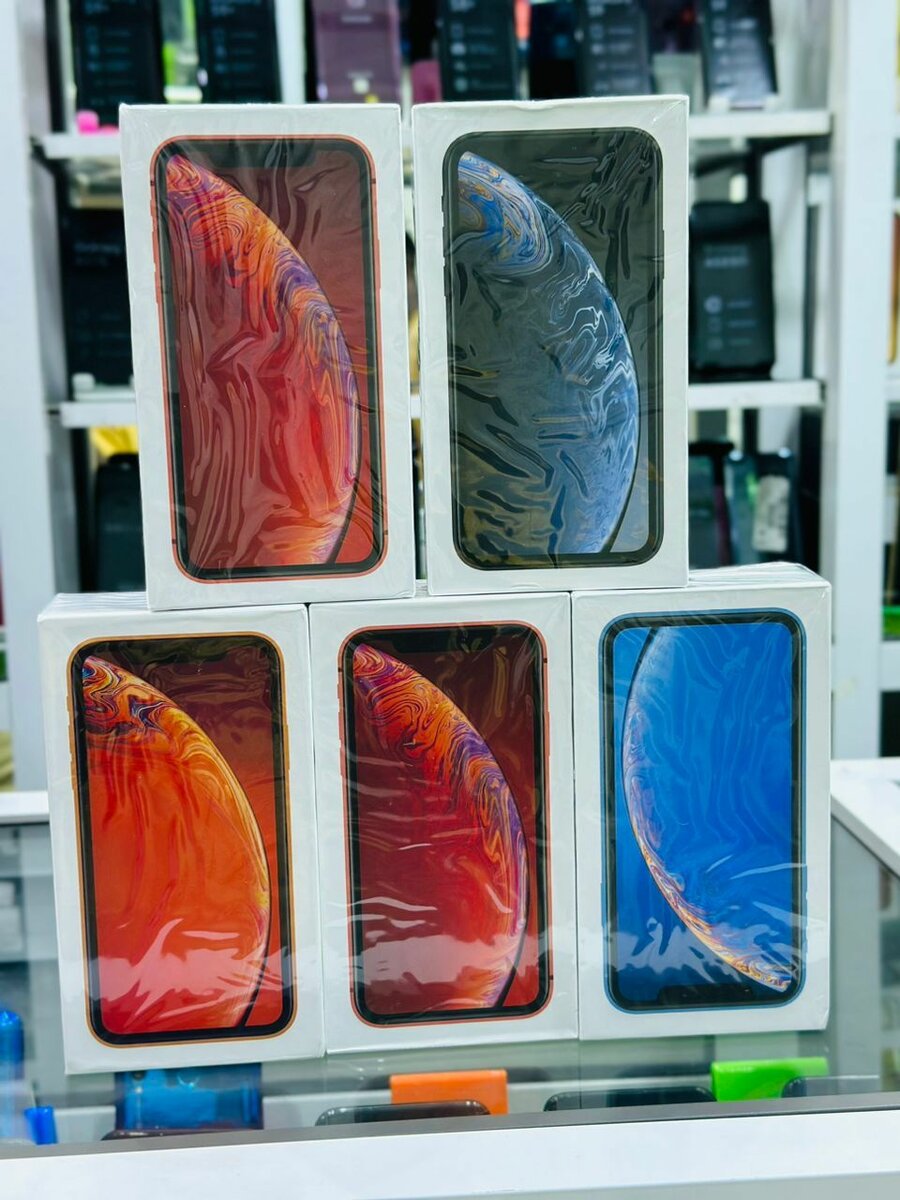 IPHONE XR 128GB IN BOX