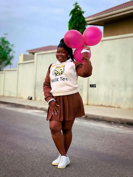 Combinaison sweat-shirt et jupe marron