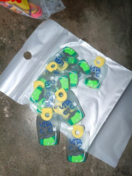 Perle en gomme forme de vit c