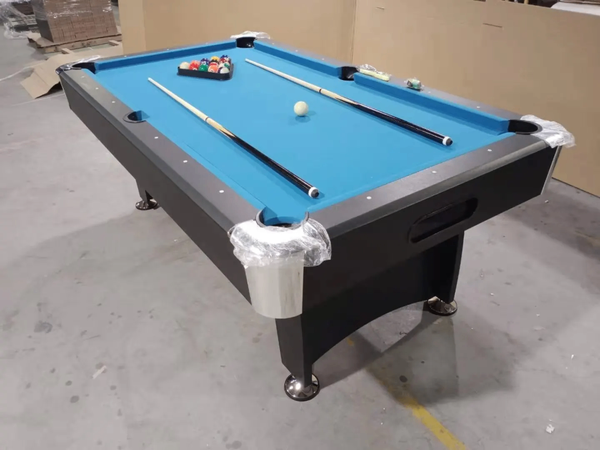 Table de billard avec accessoires