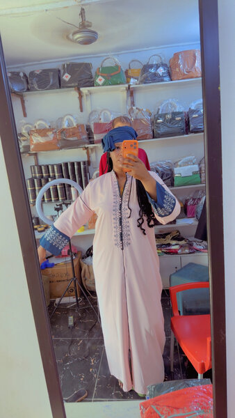 Abaya Femme Moderne avec Broderie