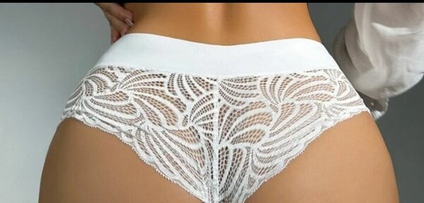 Culotte en dentelle blanche chic